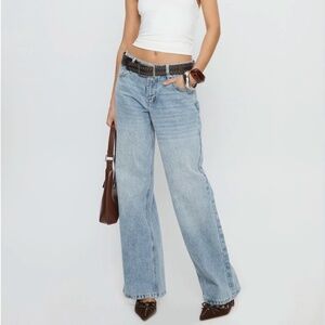 Princess Polly Mid Rise Straight Leg Jeans Light Wash | US 8